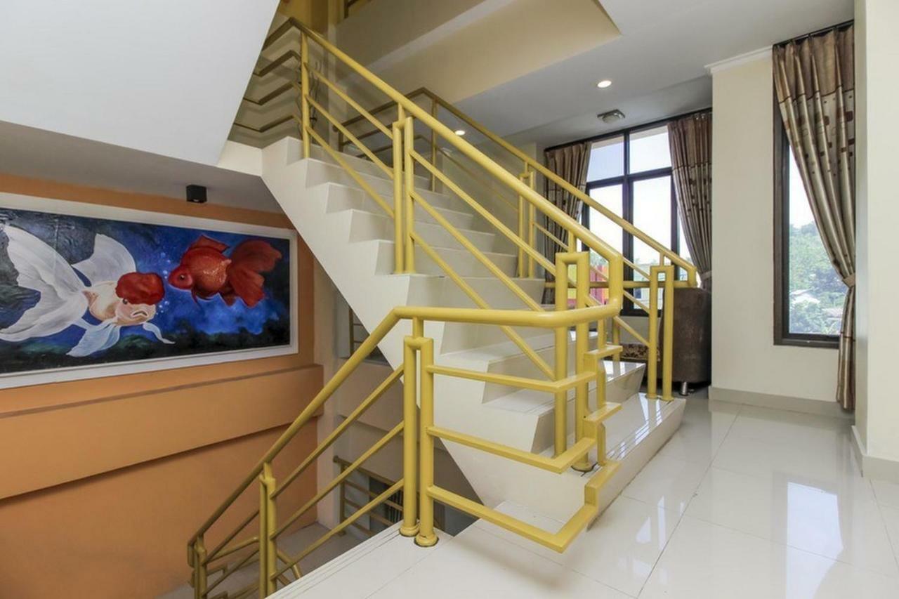 Reddoorz Plus @ Paal 2 มานาโด ภายนอก รูปภาพ