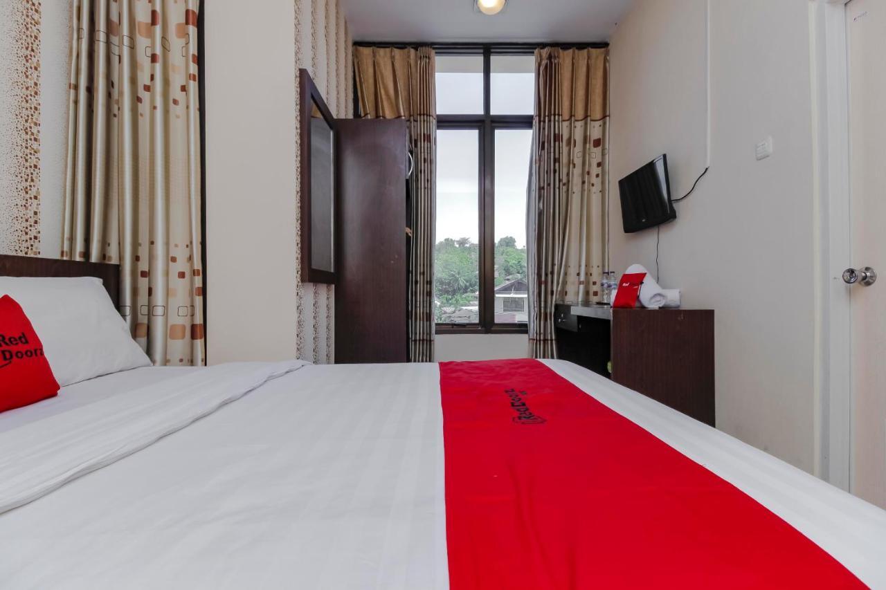 Reddoorz Plus @ Paal 2 มานาโด ภายนอก รูปภาพ