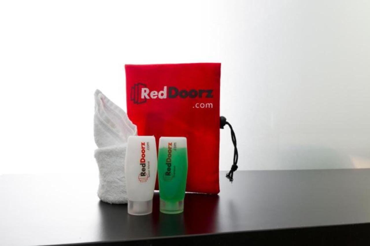 Reddoorz Plus @ Paal 2 มานาโด ภายนอก รูปภาพ